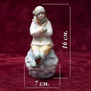 Авторская Коллекционная Фарфоровая Статуэтка «Девочка на Снежном Коме», Дулёво Россия.