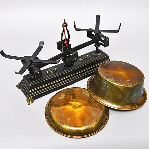 Старинные Кухонные весы на 10 кг. с двумя латунными чашами. Франция начало ХХ века!