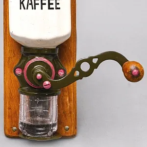 Старинная Настенная Ручная Механическая Кофемолка «GARANTI» Бельгия.