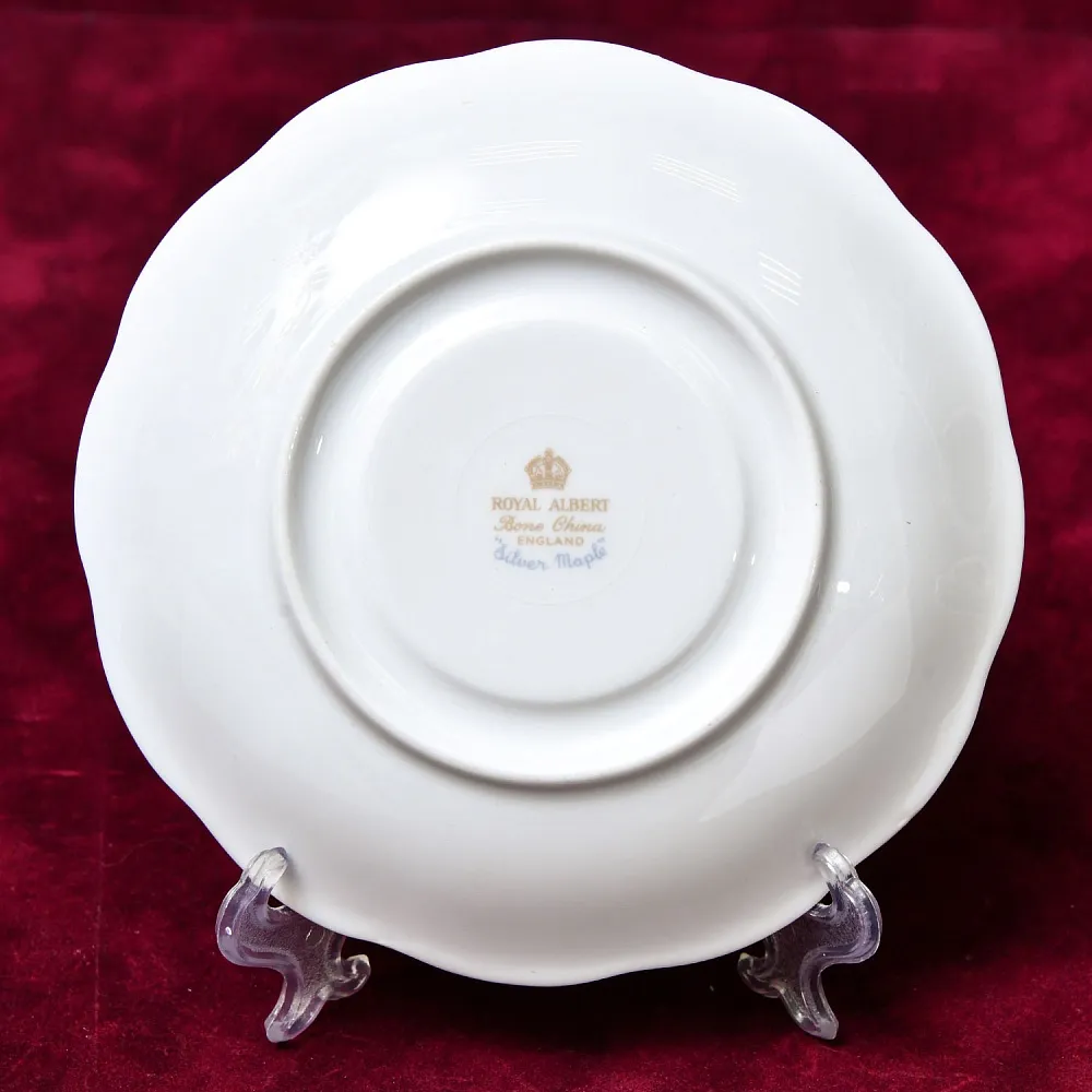 Коллекционная Фарфоровая Чайная пара «Cеребристый Клен», ROYAL ALBERT Англия, вторая половина ХХ века.