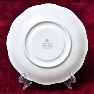 Коллекционная Фарфоровая Чайная пара «Cеребристый Клен», ROYAL ALBERT Англия, вторая половина ХХ века.