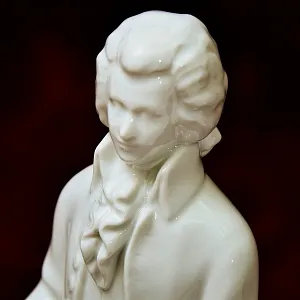 Коллекционная Фарфоровая Статуэтка «МОЦАРТ», Wiener Porzellanmanufaktur Augarten, Австрия.