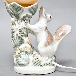 Фаянсовая Настольная Лампа - Светильник «Белка» СССР ЗиК Конаково - 1958 год.