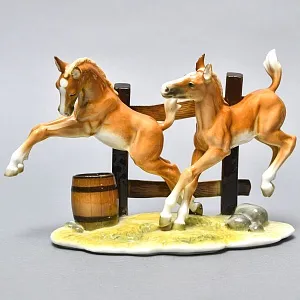 Коллекционная статуэтка «Лошади - Скачущие Жеребята», Фарфор Hutschenreuther Германия, 1970 год.