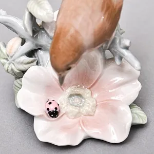  Коллекционная фарфоровая статуэтка «Птица и божья коровка на цветке», Lladro Испания. 