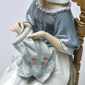 Редкость!!! Коллекционная Фарфоровая Статуэтка «ВЫШИВАЛЬЩИЦА», Lladro Испания -1974 год.