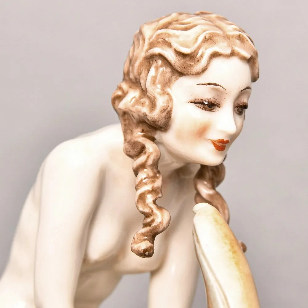 Коллекционная статуэтка «Девушка и Пеликан», Фарфор Hutschenreuther Германия, 1955 - 1968 годы.