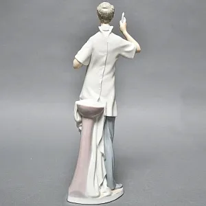  Коллекционная Фарфоровая статуэтка «Врач - Стоматолог», Lladro Испания, 1977 год.