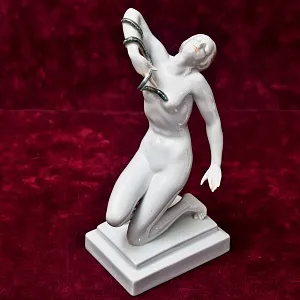 Редкая! Авторская Фарфоровая Статуэтка «КЛЕОПАТРА И ЗМЕЯ», HEREND Венгрия, первая половина ХХ века.