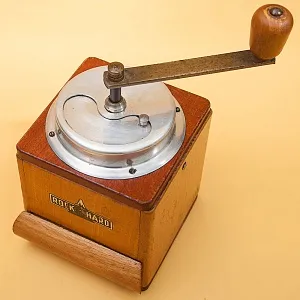 Коллекционная Ручная Механическая Кофемолка ROCK HARD, США - середина ХХвека.