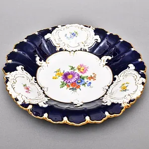 Коллекционное Фарфоровое Блюдо - Тарелка «Букет с маргариткой» Кобальт, MEISSEN Германия - 1955 год.