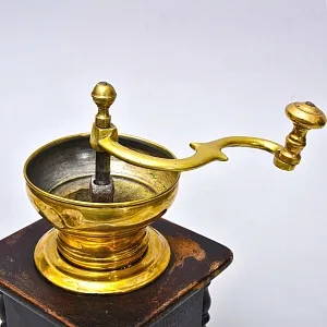 Антикварная Большая Ручная Механическая Кофемолка Франция 20-е годы ХХвека.