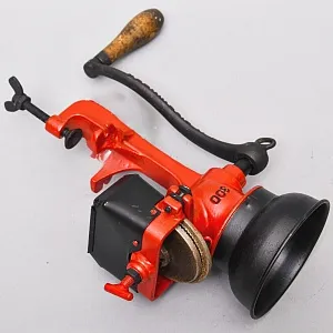 Большая Старинная Чугунная Зерно Мельница - Измельчитель, B.M.EISENWERK Германия 30 -е годы ХХ века.