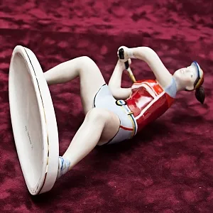 Авторская Фарфоровая статуэтка «ТЕННИСИСТКА», ДФЗ Дулево Россия.