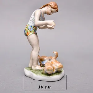 Коллекционная Фарфоровая статуэтка «Девочка с гусятами», Россия ДФЗ - Дулево. 