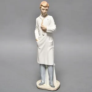 Коллекционная Фарфоровая статуэтка «Доктор. Мужчина Врач», NAO by Lladro Испания. 