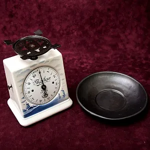 Кухонные Весы «Merkur» в Фарфоровом корпусе, D.R & G.M., Германия -1915 год.