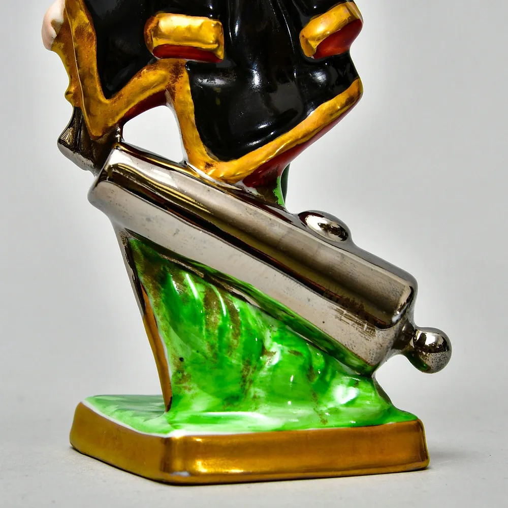 Коллекционная Фарфоровая Статуэтка «Солдат - Гусар», Германия - вторая половина ХХ века.