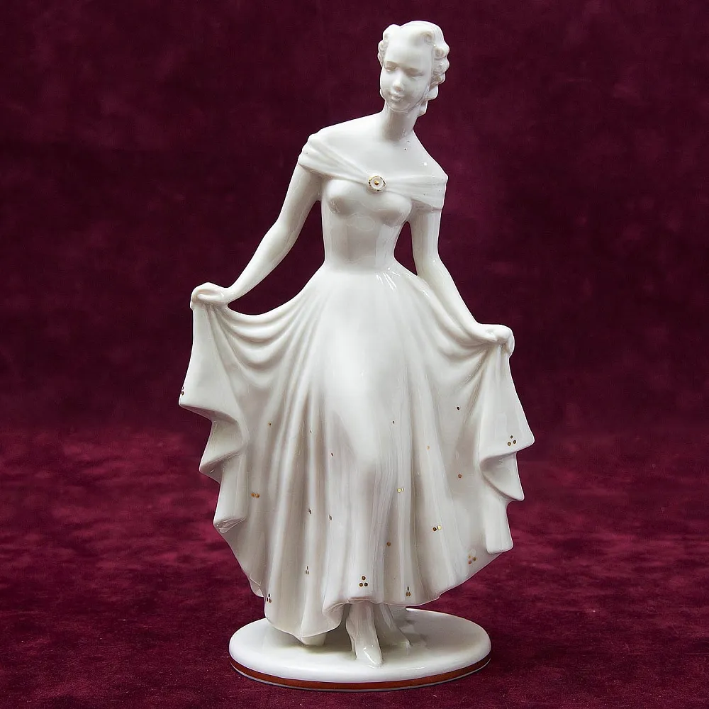 Фарфоровая Статуэтка «Девушка в белом платье», Hutschenreuther, Германия -1955-1968гг.