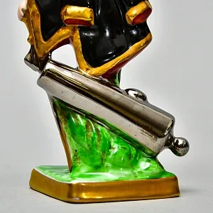 Коллекционная Фарфоровая Статуэтка «Солдат - Гусар», Германия - вторая половина ХХ века.