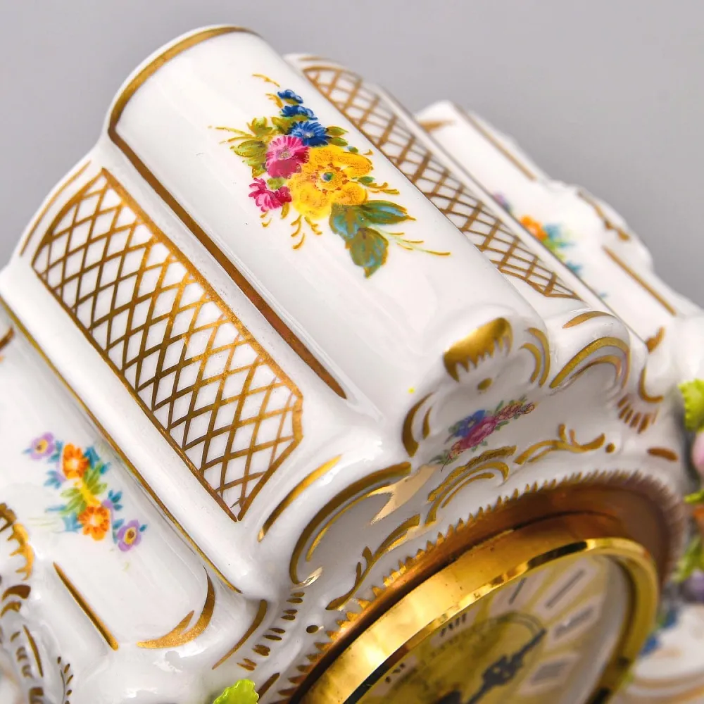 Каминные Кварцевые Часы в стиле Рококо «Цветочные Гирлянды», Германия 80-е годы ХХ века.