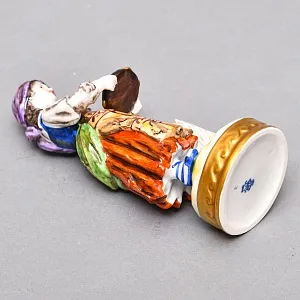 Коллекционная Фарфоровая Статуэтка «Девочка - танцовщица собирает монеты», VOLKSTEDT Германия -50 гг.