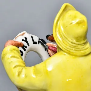 Коллекционная Фарфоровая статуэтка «Лодочник - Рыбак», Royal Doulton Ангия, 1970 - 1987 годы. 