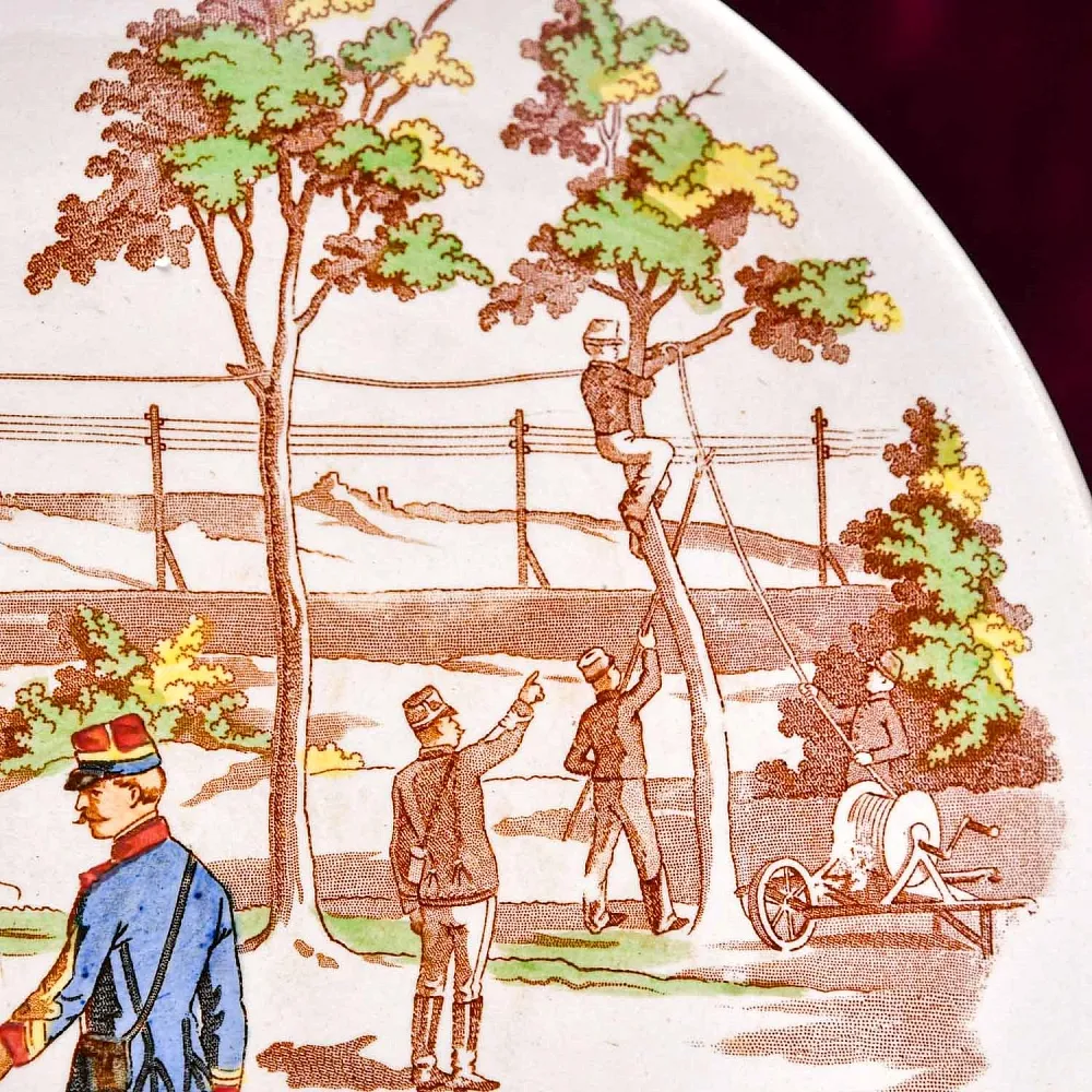 Антикварная Тарелка «Первая телеграфная линия», Фаянс Sarreguemines, Франция конец XIX века.