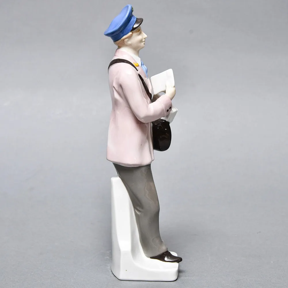 Коллекционная Фарфоровая статуэтка «ПОЧТАЛЬОН», Grafenthal Германия, 1985 - 1990 года. 