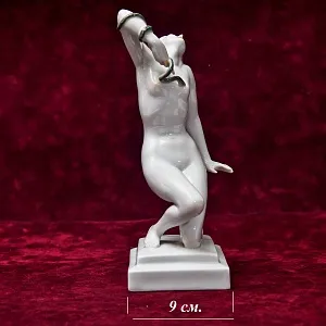 Редкая! Авторская Фарфоровая Статуэтка «КЛЕОПАТРА И ЗМЕЯ», HEREND Венгрия, первая половина ХХ века.