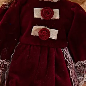 Коллекционная фарфоровая кукла №9 Бельгия Н - 27 см.