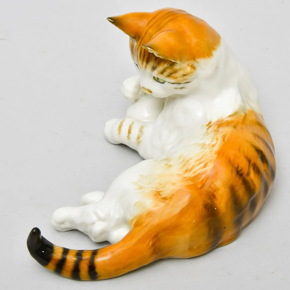 Фарфоровая статуэтка «КОШКА С КЛУБКОМ», Hutschenreuther Германия - 1955 год.