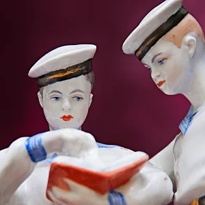 Знаковая Советская Фарфоровая Статуэтка «Нахимовцы» ЛФЗ СССР -1950-60 годы.