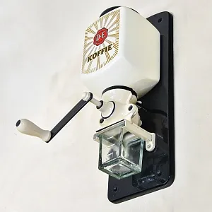 Винтажная Настенная Ручная Кофемолка «Чёрный Кофе», Голландия PeDe, середина ХХ века.