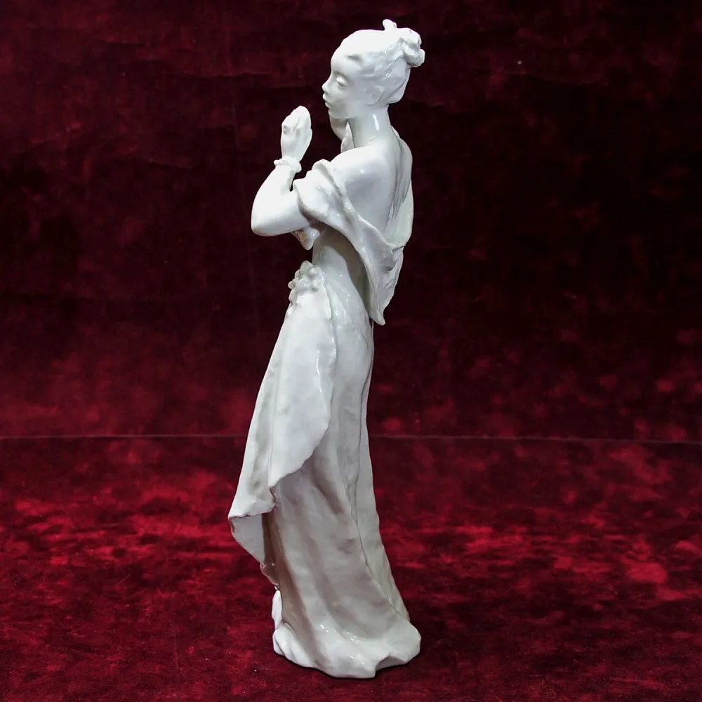 Авторская Фарфоровая статуэтка «Девушка с зеркалом», ROSENTHAL Германия -40е годы ХХ века.