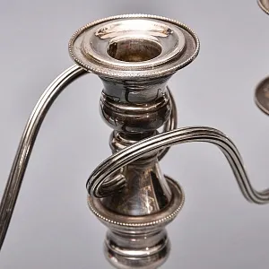 Канделябр - Подсвечник на Три Свечи, Н -29 см. Silverplate, Elkington's & Co. Англия, начало ХХ века.