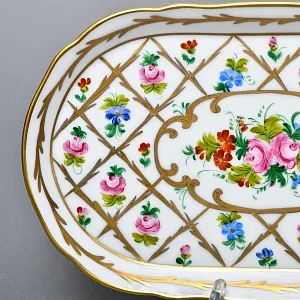 Винтажный Фарфоровый набор Два Соусника на подносе «Цветочная россыпь», Limoges Франция.