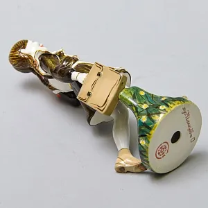 Авторская Коллекционная Фарфоровая Статуэтка «Школьница - Пионерка с букетом тюльпанов», Россия.