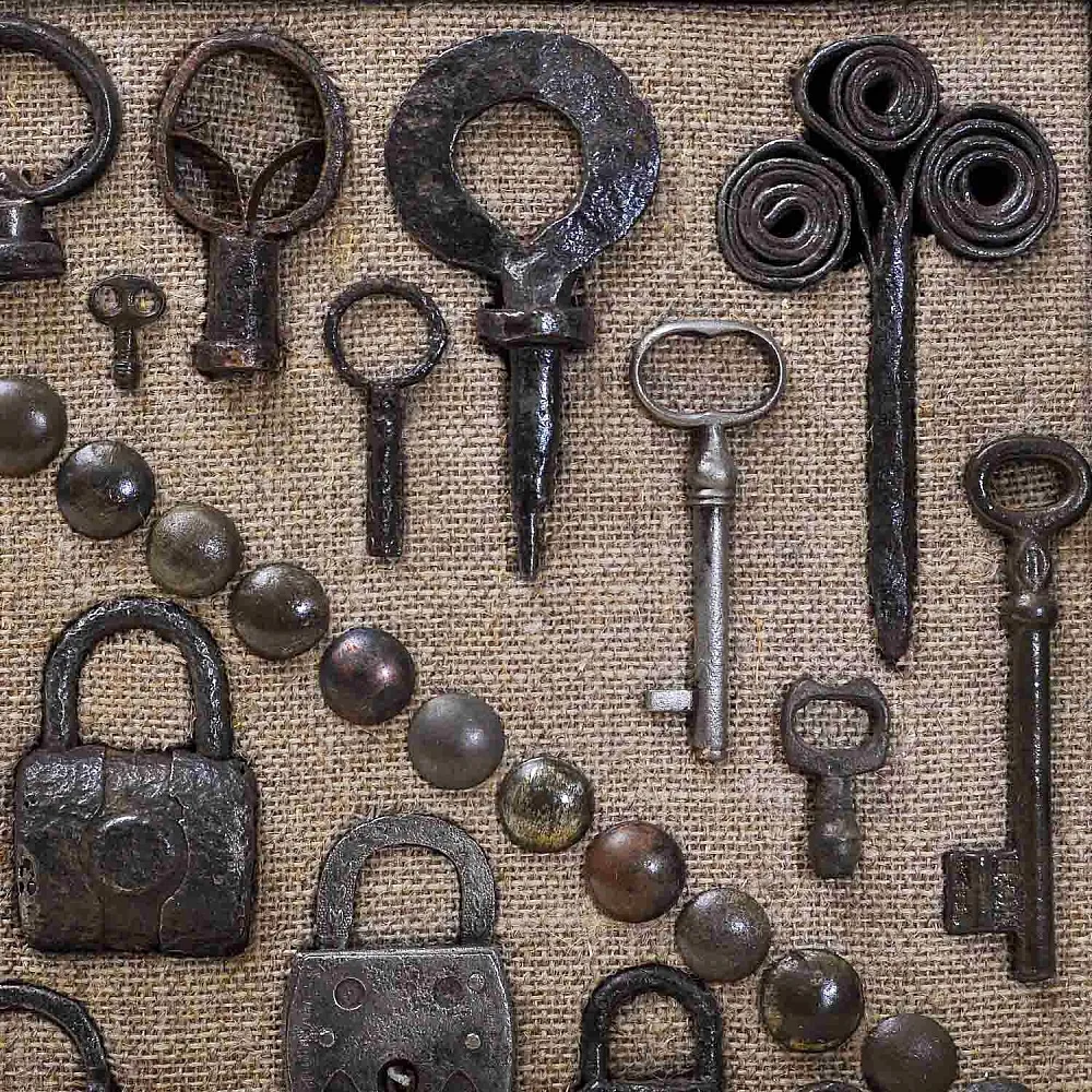 Коллекционное Панно - Картина «Антикварная Бытовая утварь - Замки - Ключи», Россия XIX век. 