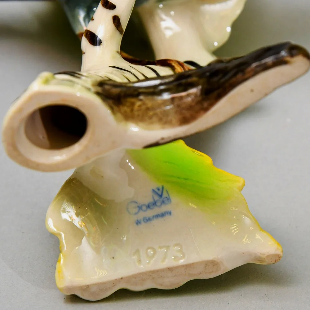 Коллекционная Фарфоровая статуэтка «Птица на березовой ветке», Goebel Германия 1972 - 1979 годы.