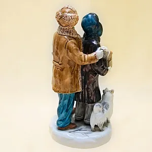 Большая Коллекционная статуэтка «Друзья птиц», Фаянс ЗиК Конаково, СССР - 1955 год.