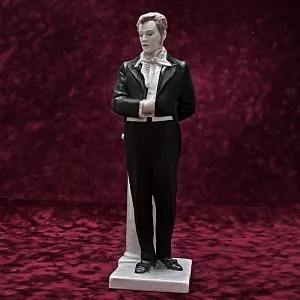 Коллекционная Фарфоровая статуэтка «Артист Норцов в роли Евгения Онегина», ЛФЗ СССР, 50-е гг.