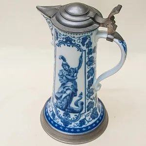 Оригинальный Фарфоровый Кувшин с крышкой «Легенда о Святом Георгии» -1 литр, KAISER Германия.
