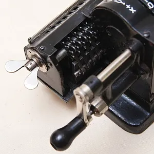 Пензенский Арифмометр - Механическая Счётная Машинка «ФЕЛИКС» СССР - 1952 год.