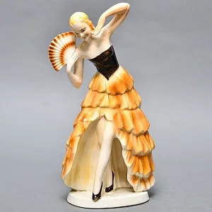 Антикварная Фарфоровая Статуэтка «Танцовщица с веером» SITZENDORF, Германия начало ХХ века.