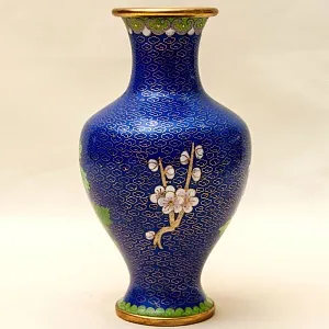 Оригинальная Ваза в технике « Клуазоне» Китай 50 -е годы ХХ века Н - 21 см.