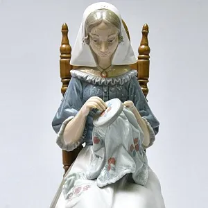 Редкость!!! Коллекционная Фарфоровая Статуэтка «ВЫШИВАЛЬЩИЦА», Lladro Испания -1974 год.