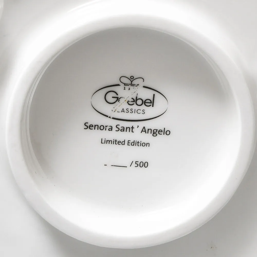 Большая Коллекционная Фарфоровая статуэтка «Сеньора Сант Анжело», GOEBEL Германия. 