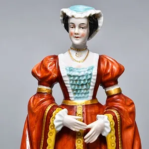 Полная Коллекционная серия Фарфоровых статуэток «Генрих VIII и его шесть жен», Sitzendorf Германия.