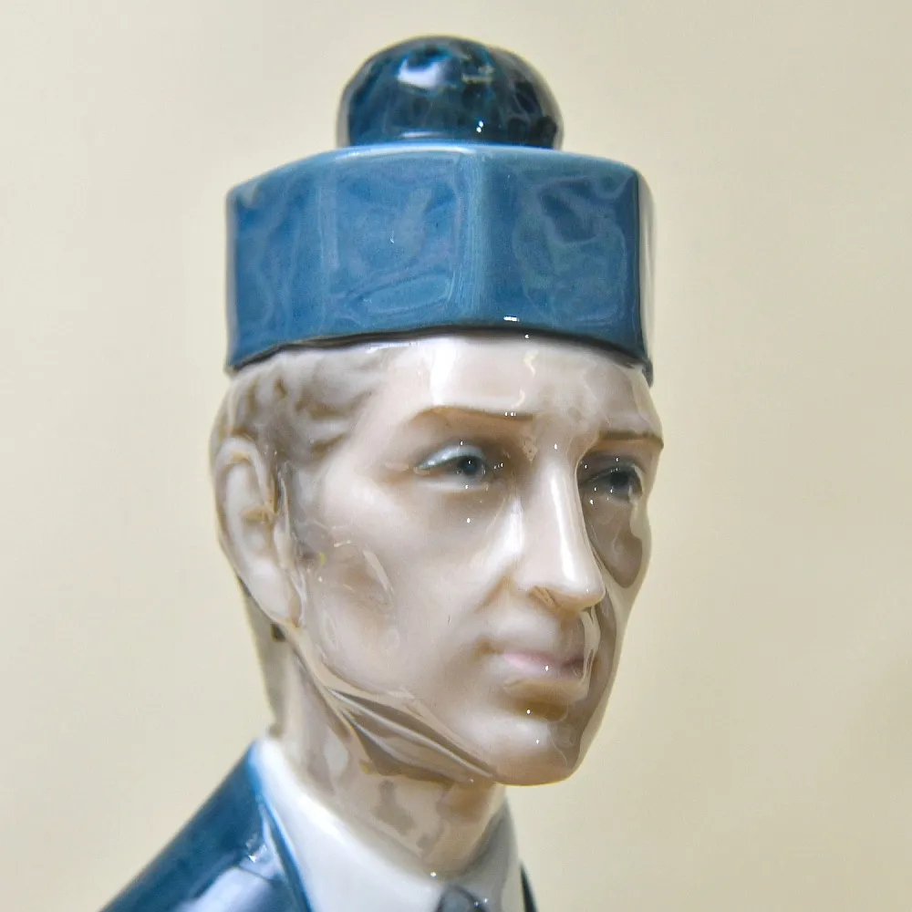 РЕДКОСТЬ! Большая Коллекционная Фарфоровая статуэтка «Юрист» Lladro, Испания - 1974 год.